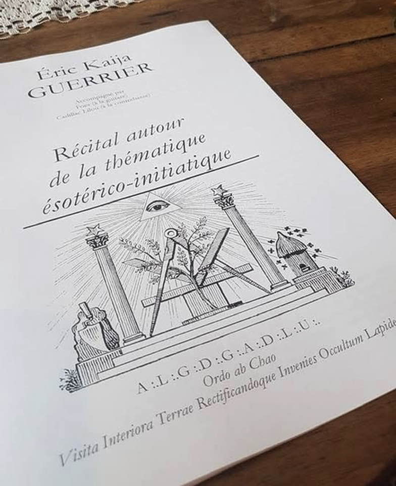 Vers 2017, couverture du livret (distribué au public) de l’un de mes derniers concerts en solo, accompagné par Foes Von Ameisedorf (à la guitare) et Cadillac Lilou (à la contrebasse).